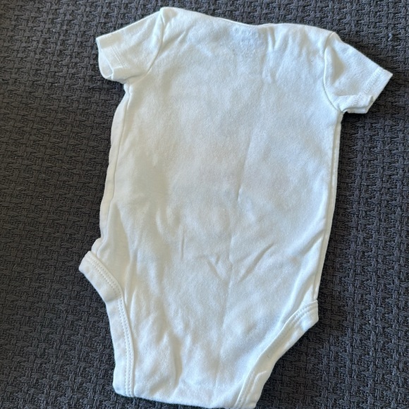 NWOT Carter’s Baby 3 Month Onesie - Picture 4 of 4
